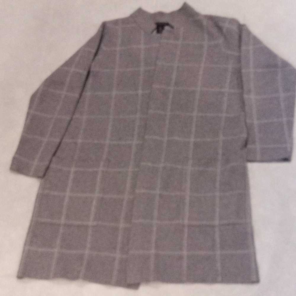 Tahari gray and white Carnegie sweater jacket (BMW)